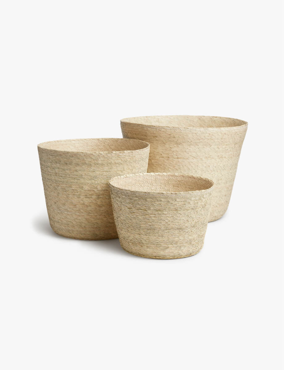 Minimalist Pitcher Design - Image 2